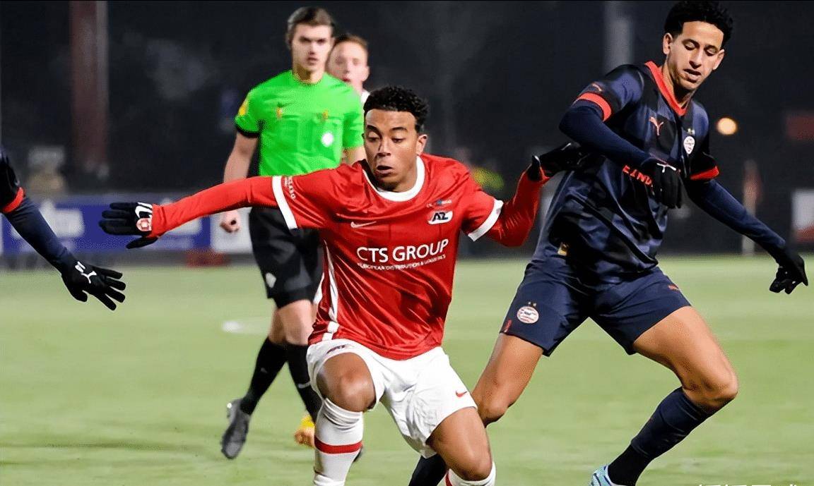 体育直播-太狠了！莱万多夫斯基在快船比赛中高光表现冲刺阶段埃因霍温备战足总杯，阿贾克斯加时末段更衣室发声的简单介绍